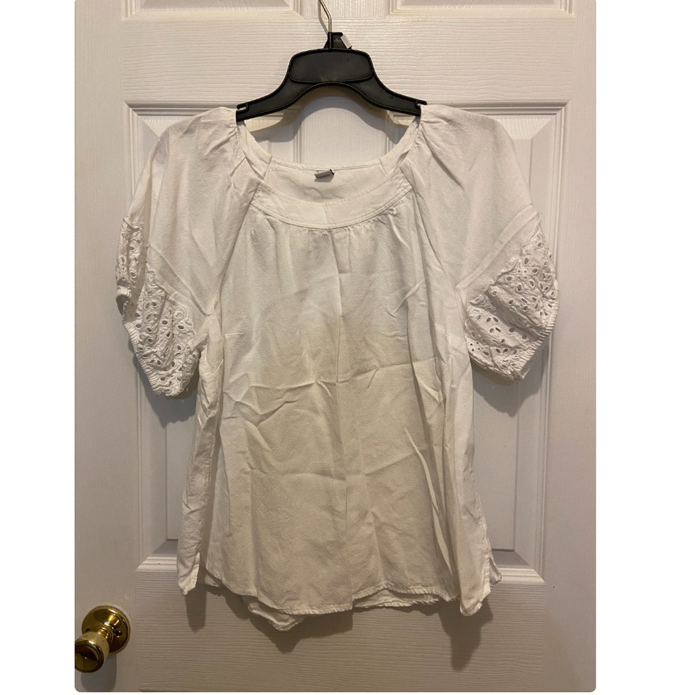 White puff short sleeve with eyelet detailing top